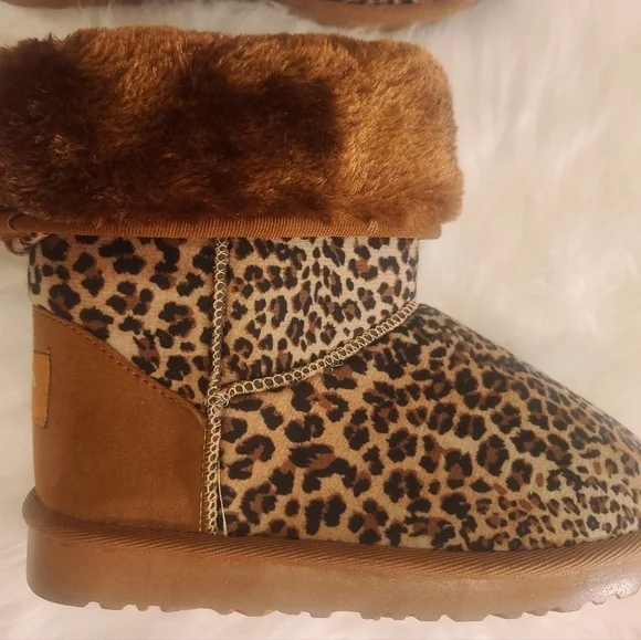 BNIB child's Wi-Fi Fuzzy leopard print boots! - Picture 4 of 11